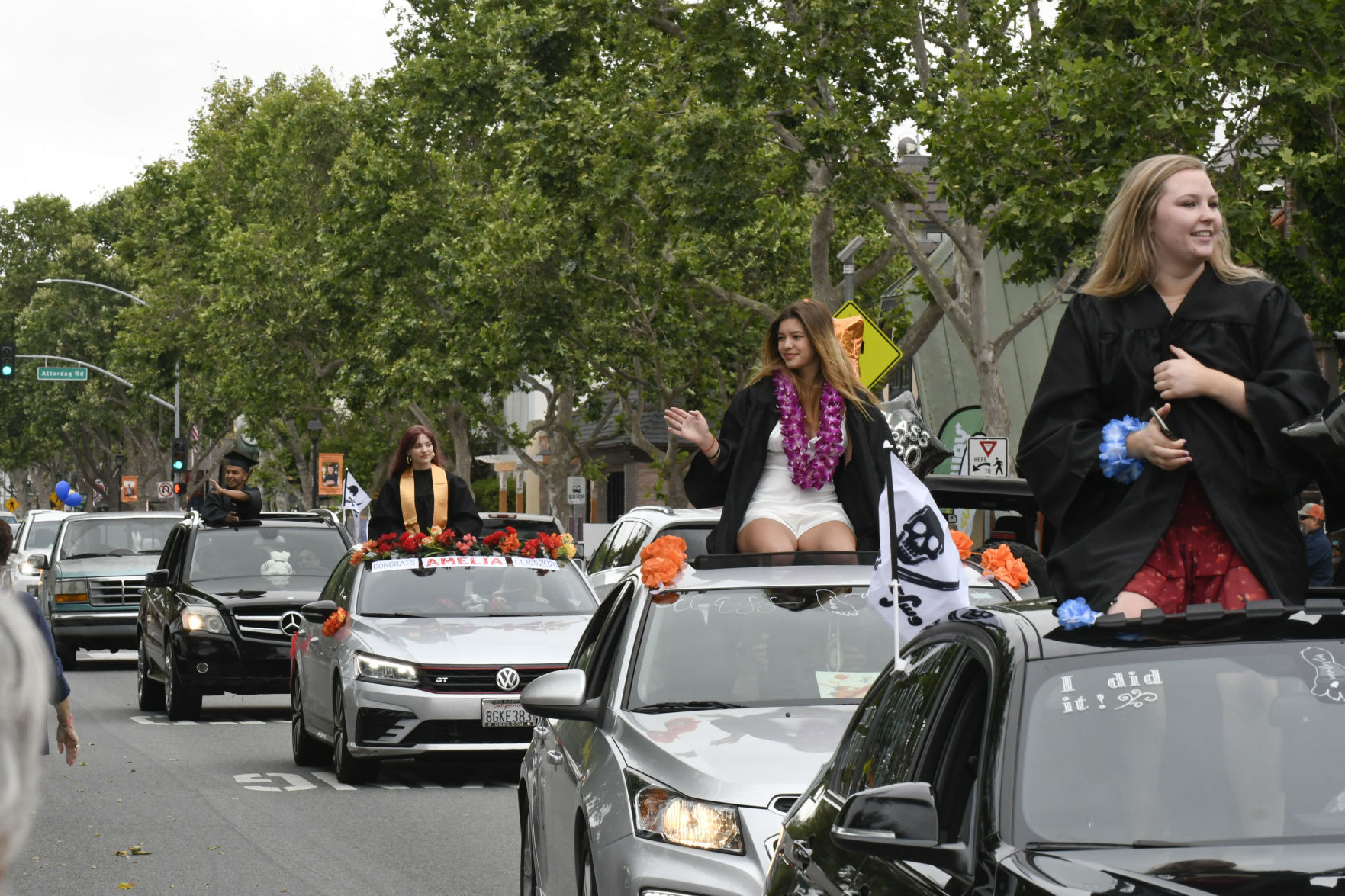 060520 SYVHS grad parade 18.jpg